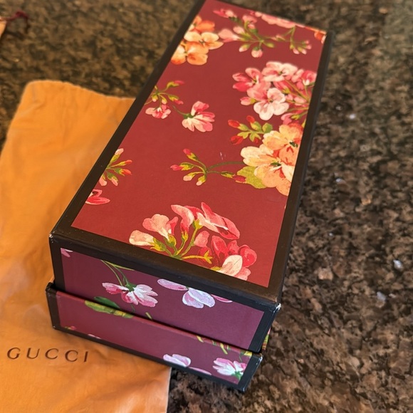 Gucci Floral Box with Dust Bags EUC - Picture 8 of 15